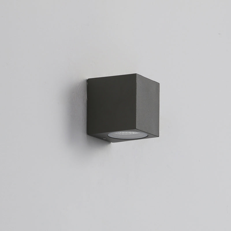 Koraq Minimalist Square Outdoor Wall Lamp, Black - Sereilux