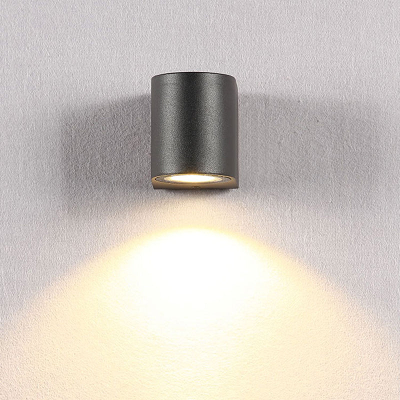 Koraq Minimalist Square Outdoor Wall Lamp, Black - Sereilux