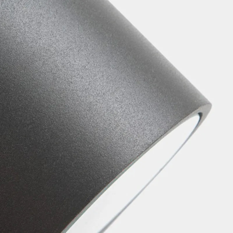 Koraq Minimalist Square Outdoor Wall Lamp, Black - Sereilux
