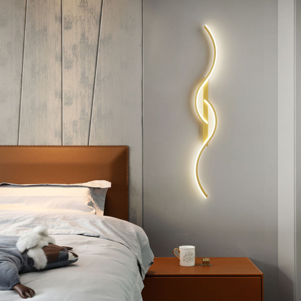 Vireth Modern Linear Wave Bedroom Wall Lamp, Black/Gold - Sereilux
