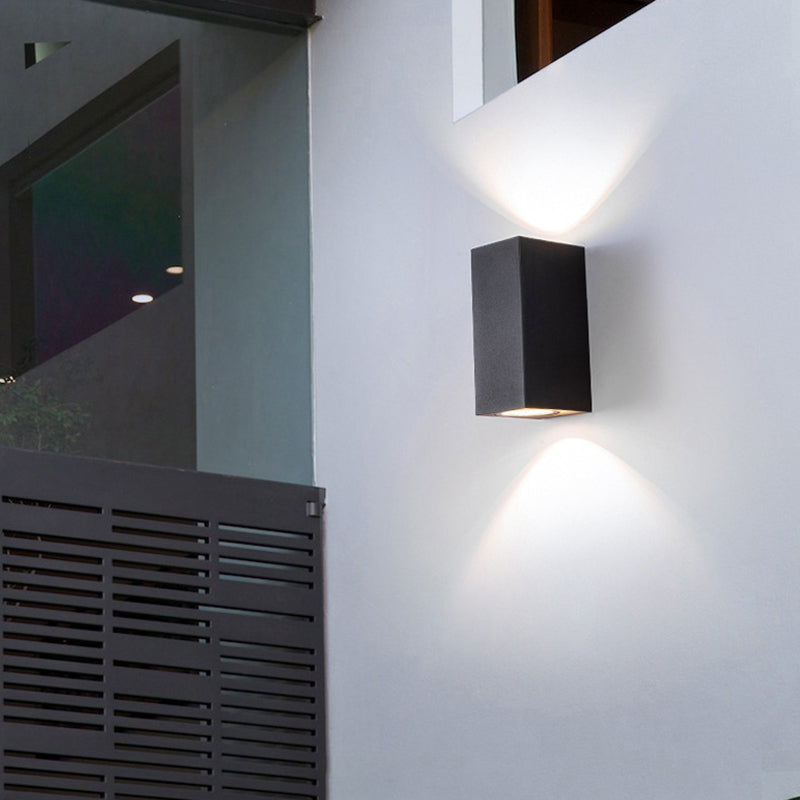 Koraq Minimalist Square Outdoor Wall Lamp, Black - Sereilux