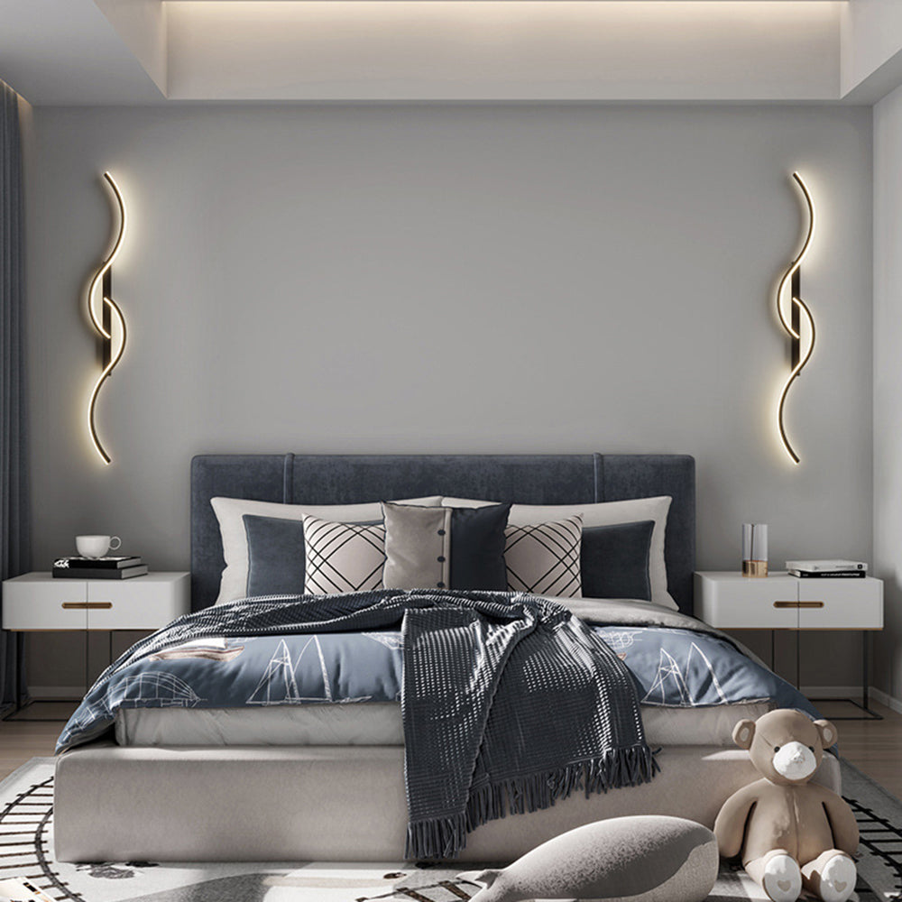 Vireth Modern Linear Wave Bedroom Wall Lamp, Black/Gold - Sereilux